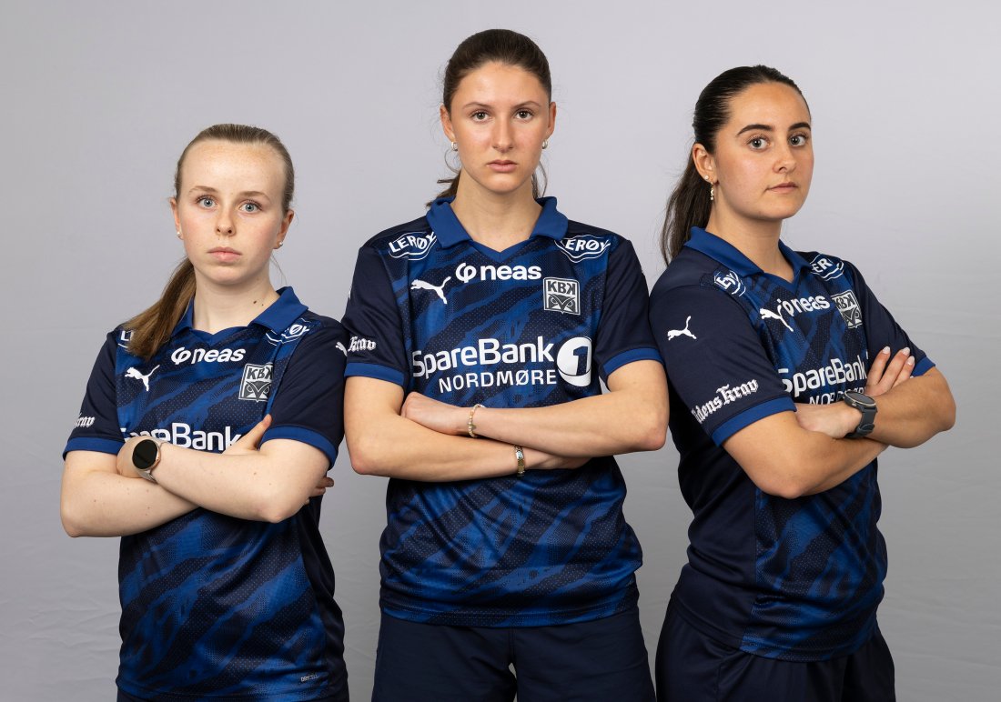 Anna Strømsvåg (fra venstre), Eline Warvik Bugge og Julie Belden Rasmussen. Foto: Maiken Ohr, Kvernberget Print