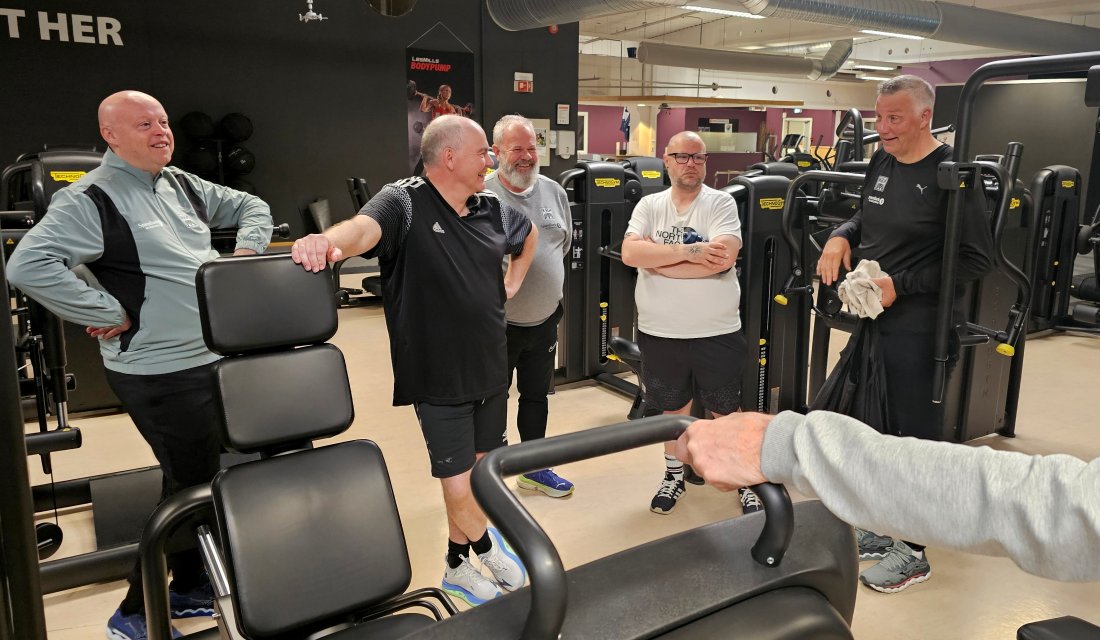 God stemning på Treningssenteret Kristiansund. Fra venstre Kjetil Thorsen, Rune Edøy, Rolf Kåre Sæther, Edvard Warvik og Terje Wiik.