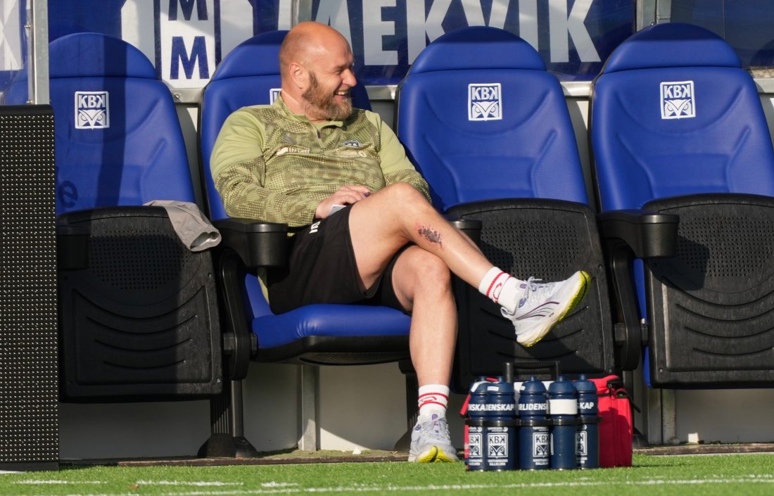 Håkon Dretvik har vært hovedtrener for KBK Kvinner i 2025-sesongen. Foto: Terje Stamnes