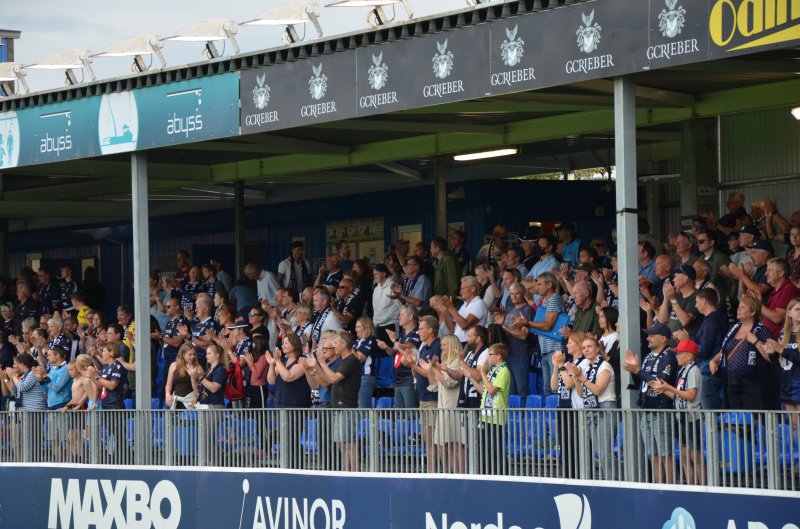 Herlig stemning med nesten 2000 på tribunene på Kristiansund Stadion