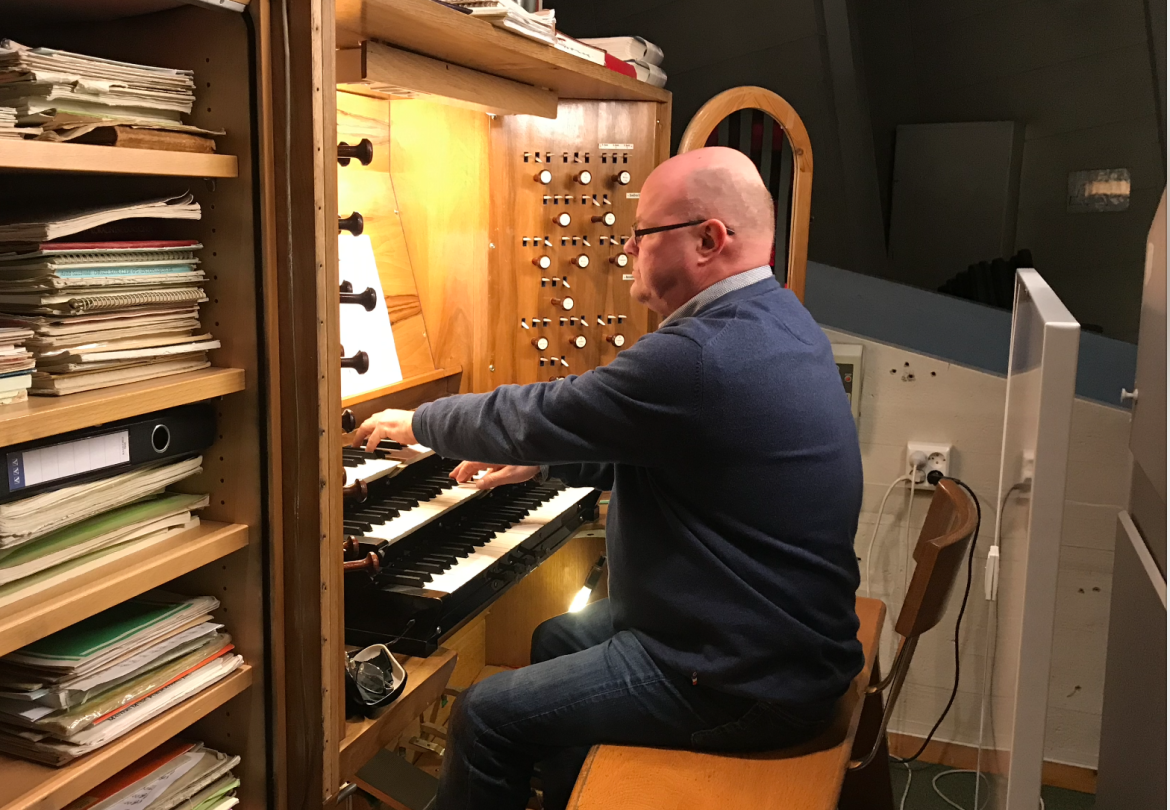Organist Johan M. Røsand spilte en vakker og mektig versjon av "Floa som flør".
