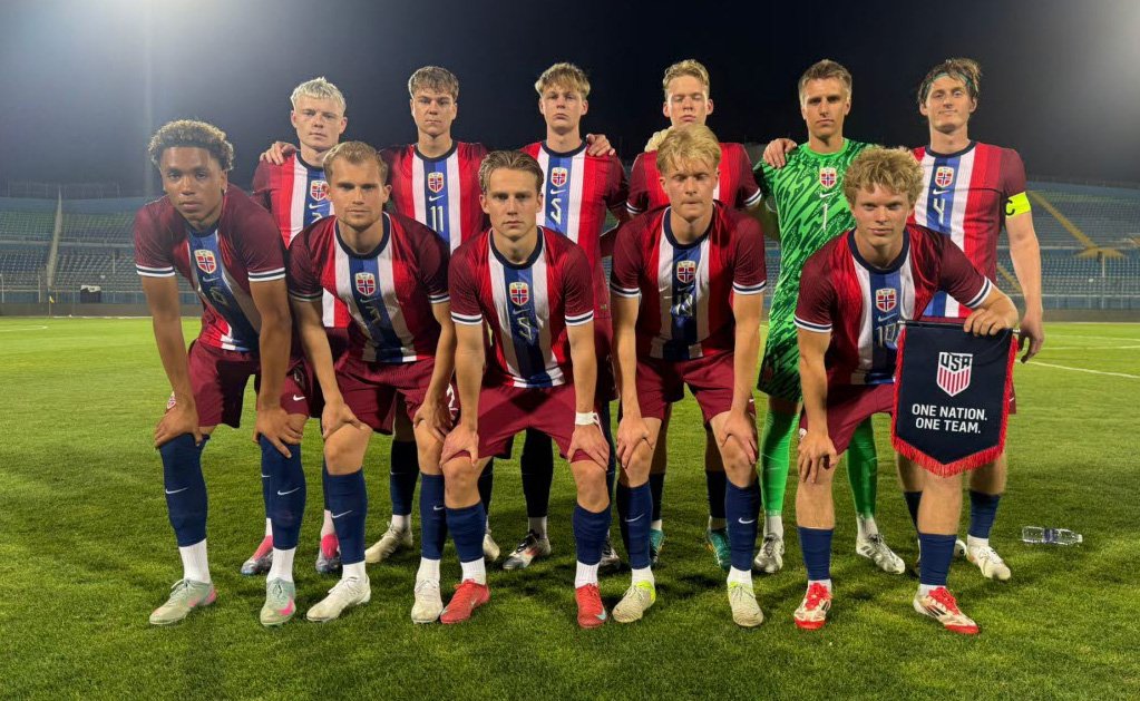 Sander Kilen (bak, nummer to fra venstre) spilte tre av fire omganger for Norge U20. Foto: NFF