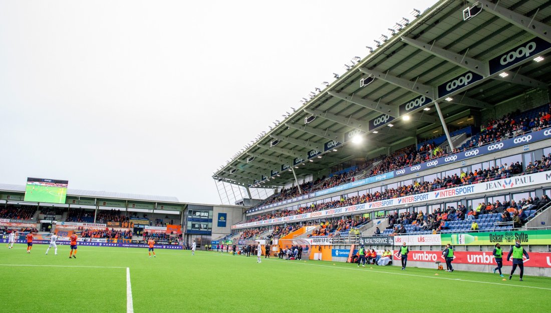 Fylkesderbyet KBK–Aalesund er tilbake i Eliteserien, og søndag 26. april tar vi turen til Color Line Stadion. Foto: NTB