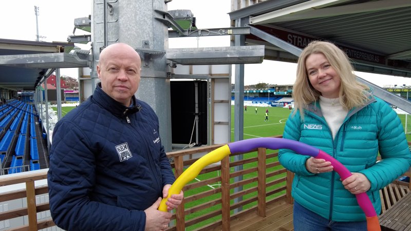 Anita Håholm(NEAS) og Kjetil Thorsen(KBK) på Kristiansund stadion i forkant av infomøte om Action Now 2. mars