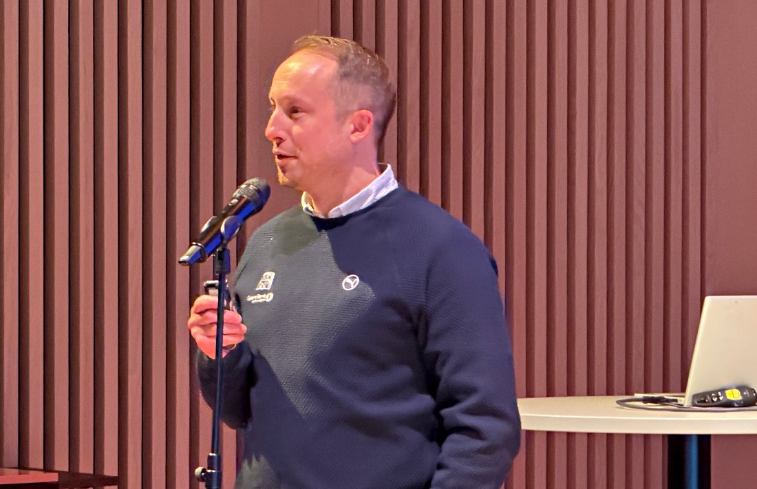 Leo Totev, leder for spillerlogistikk i KBK, har jobbet som utviklingsleder i klubben i mange år.