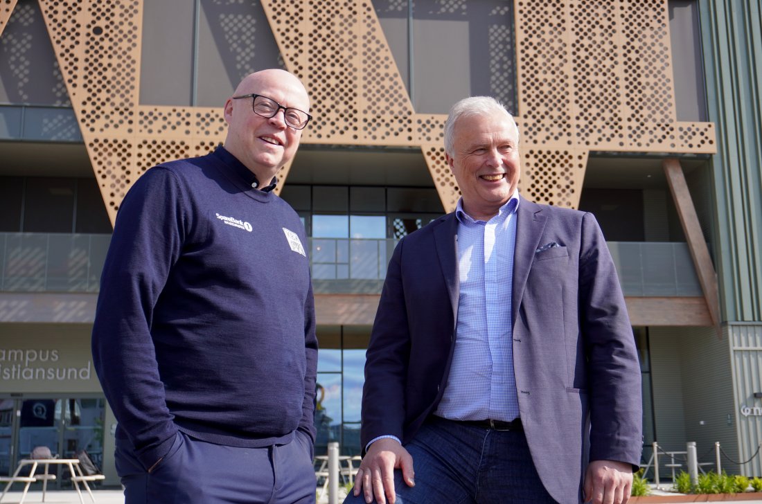 Daglig leder Kjetil Thorsen (til venstre) i Kristiansund Ballklubb og høgskolelektor Tor Harald Hustad i Høgskolen i Molde.