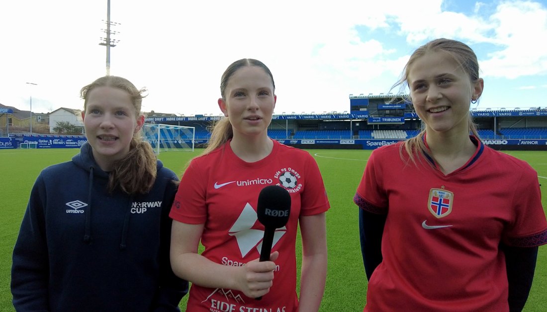 Sofie Hestad (fra venstre) fra FCK, Kinga Eliza Zak fra Eide og Omegn og Kristine Bjellvåg Eliassen fra Kårvåg/Havørn var blant deltakerne på den første treningen.