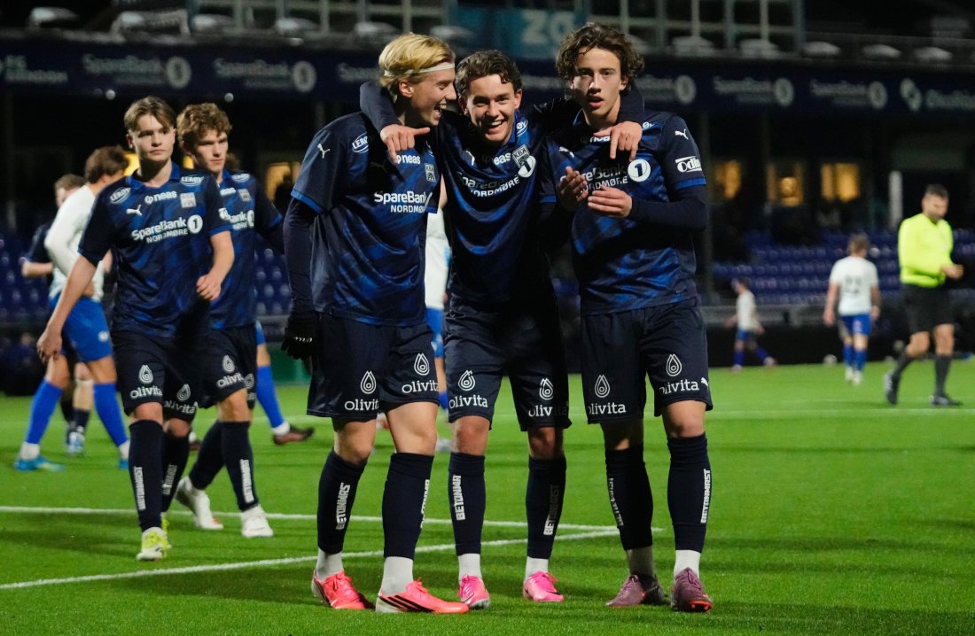 KBK 2 vant 2-1 mot opprykksrival Midsund i kampen som sikret førsteplassen i 4. divisjon. Foto: Terje Stamnes
