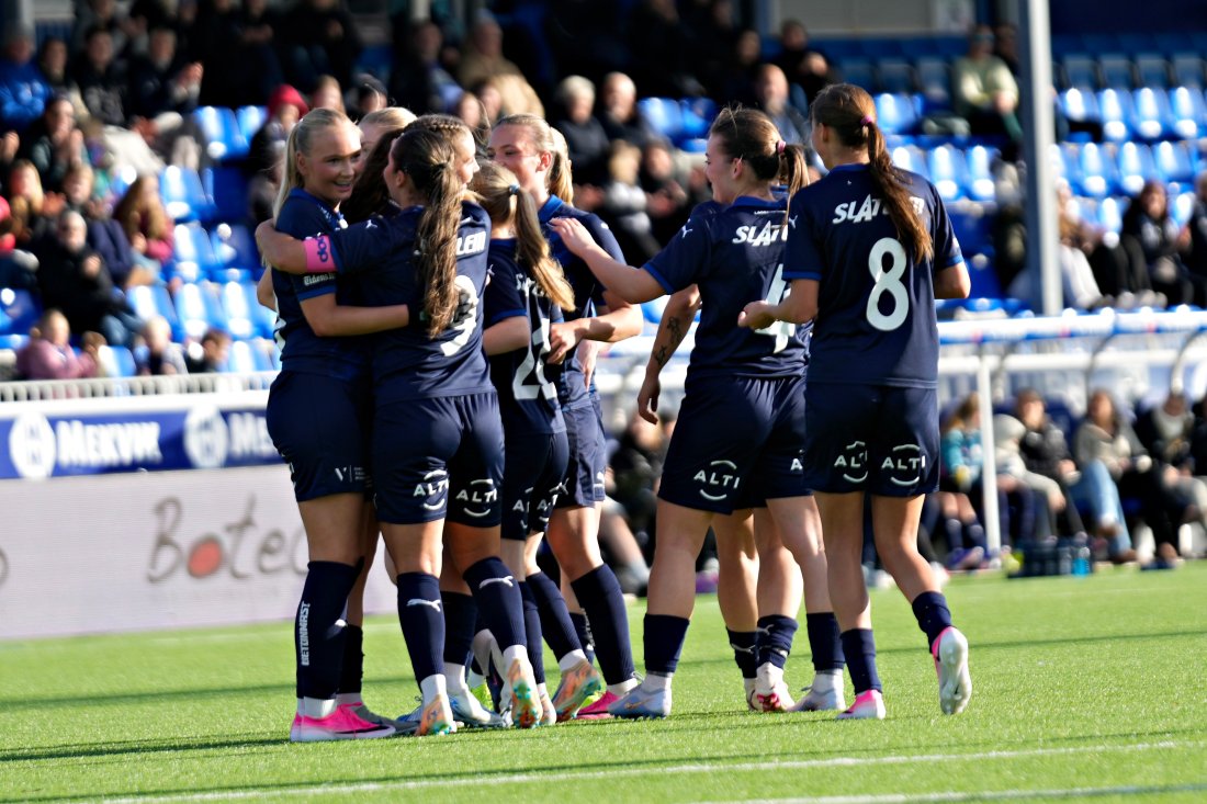 KBK Kvinner kunne juble for scoring ti ganger i siste seriekamp. Foto: Terje Stamnes