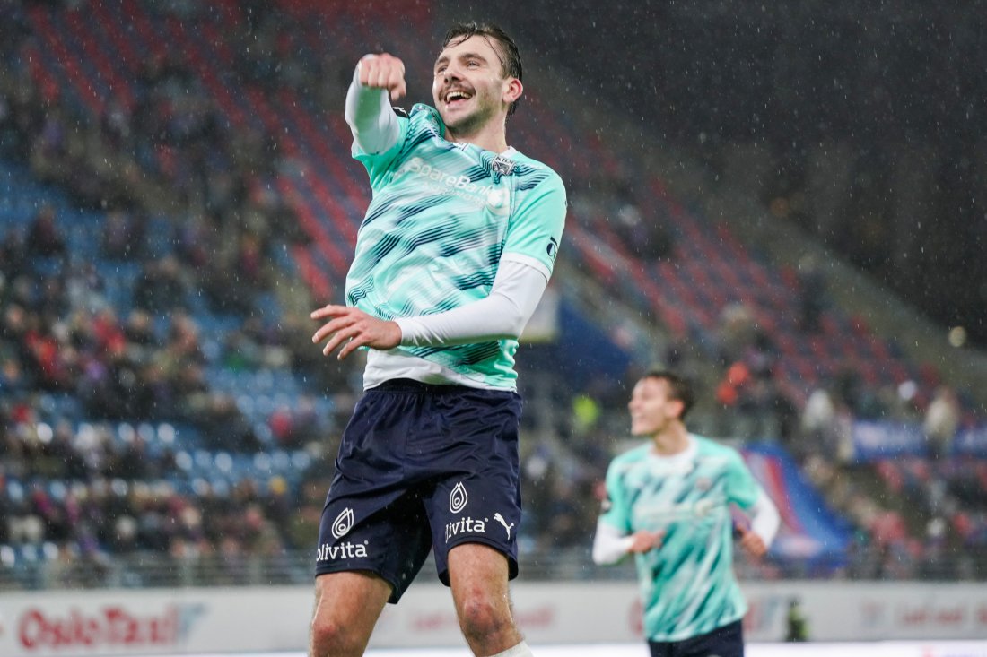 Oslo 20251122. Kristiansunds Niklas Ødegård etter Kristiansunds andre mål i eliteseriekampen i fotball mellom Vålerenga og Kristiansund på Intility Arena.Foto: Thomas Fure / NTB